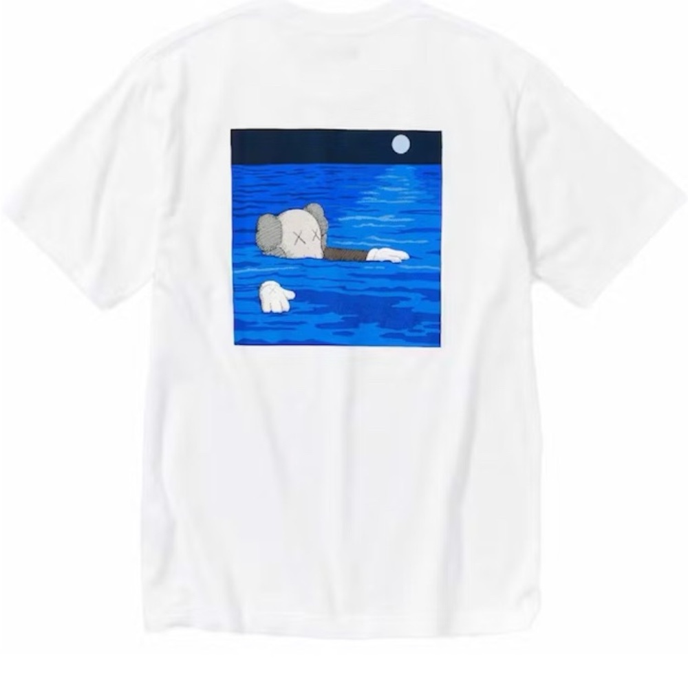 Kaws Uniqlo Artbook T shirt XL brand new